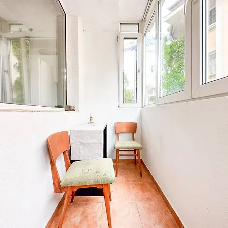 Creative 70s-inspired Center Parking