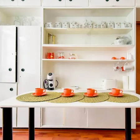 Creative 70s-inspired Center Parking *