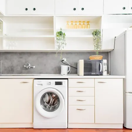 Creative 70s-inspired Center Parking *