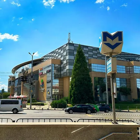 Creative 70s-inspired Center Parking Apartament Sofia