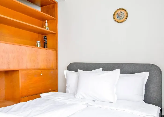 Creative 70s-inspired Center Parking *