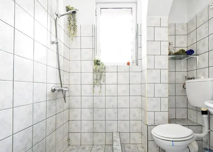 Creative 70s-inspired Center Parking アパート ソフィア