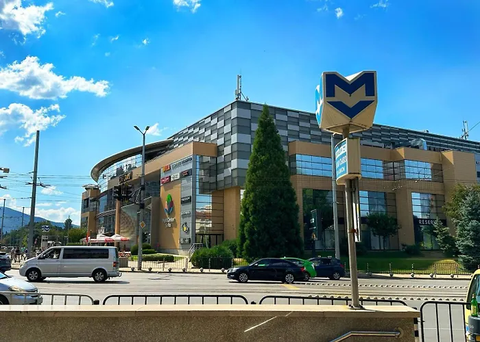 Creative 70s-inspired Center Parking アパート ソフィア