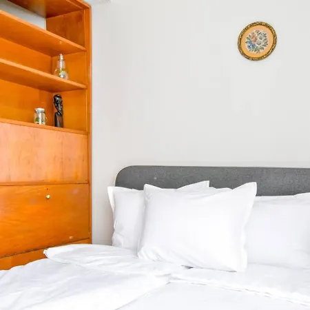 Creative 70s-inspired Center Parking *